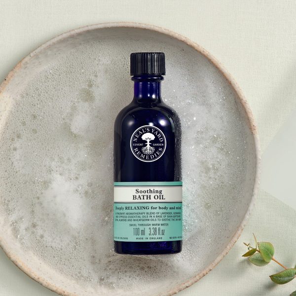 Neals Yard Remedies Soothing Bath Oil 100ml - Image 3